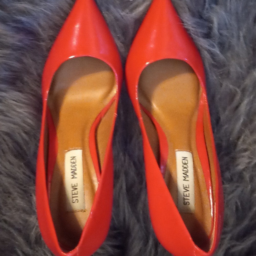 Red Steve Madden stilleto heels size 7.5 GUC